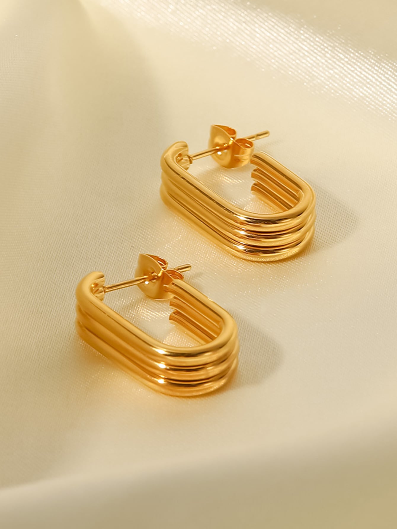Oval hoops gold