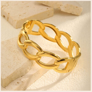 Statement chain bangle